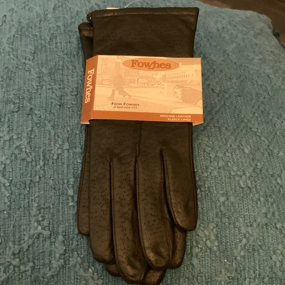 Women’s Black Leather Gloves